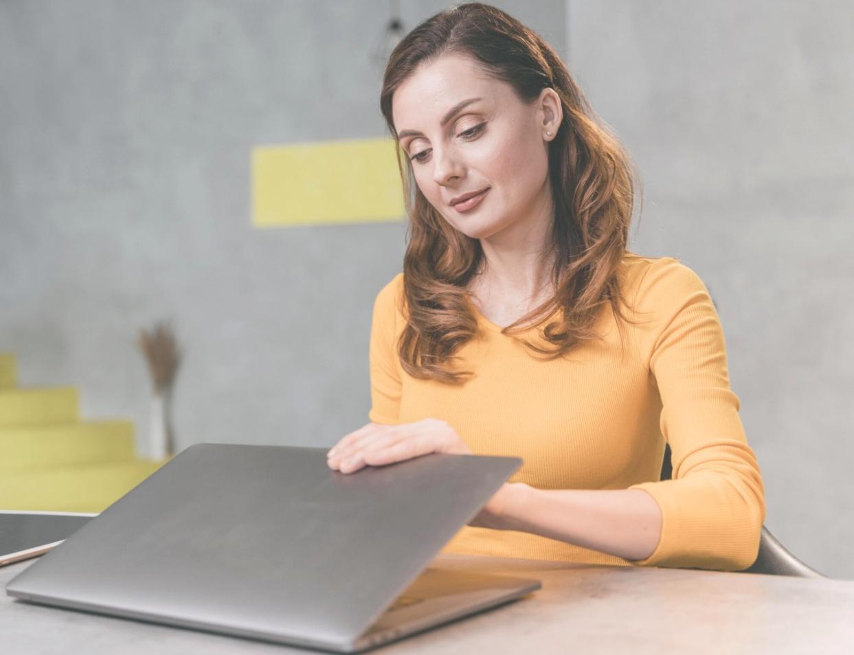 Intensive Schulungssituation mit individueller Betreuung